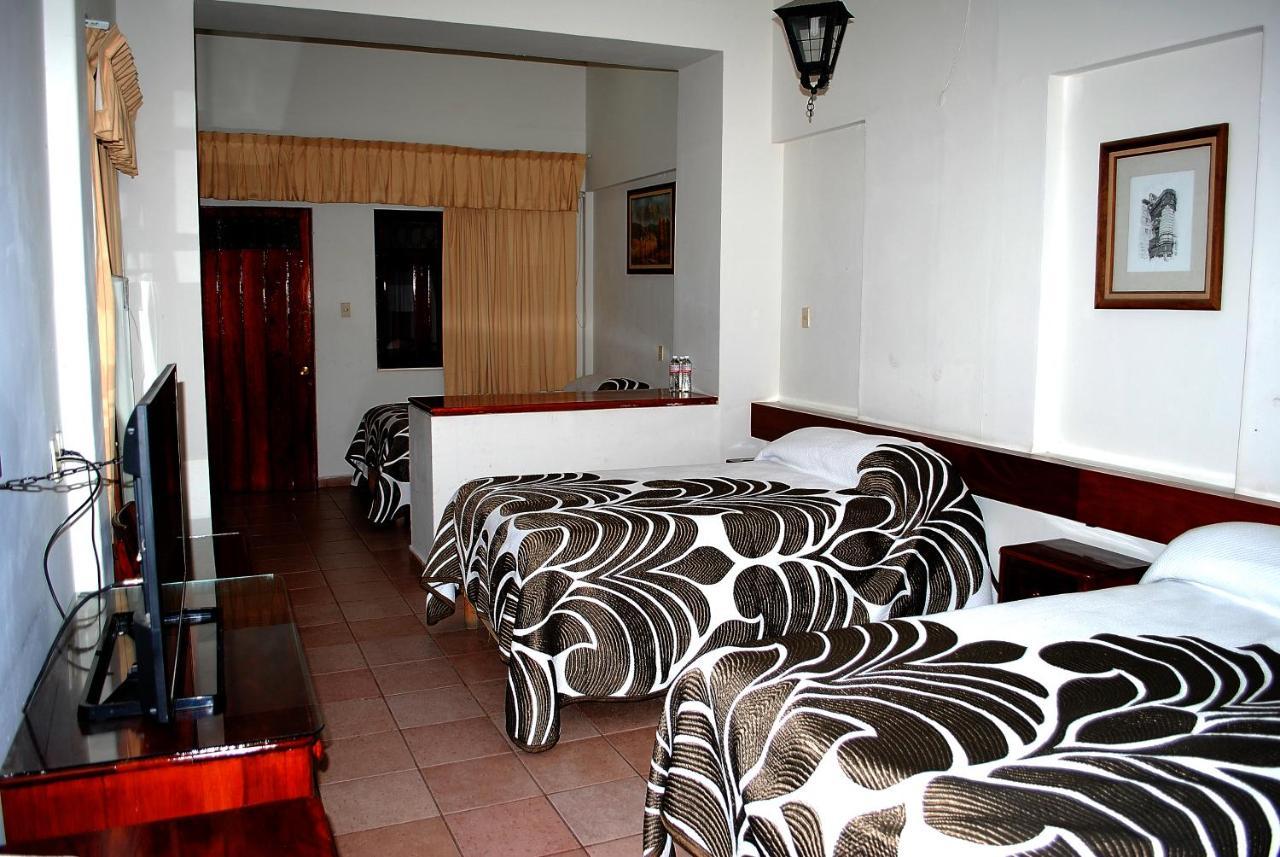 Hotel Posada Del Sol Apatzingan de la Constitucion Exterior foto