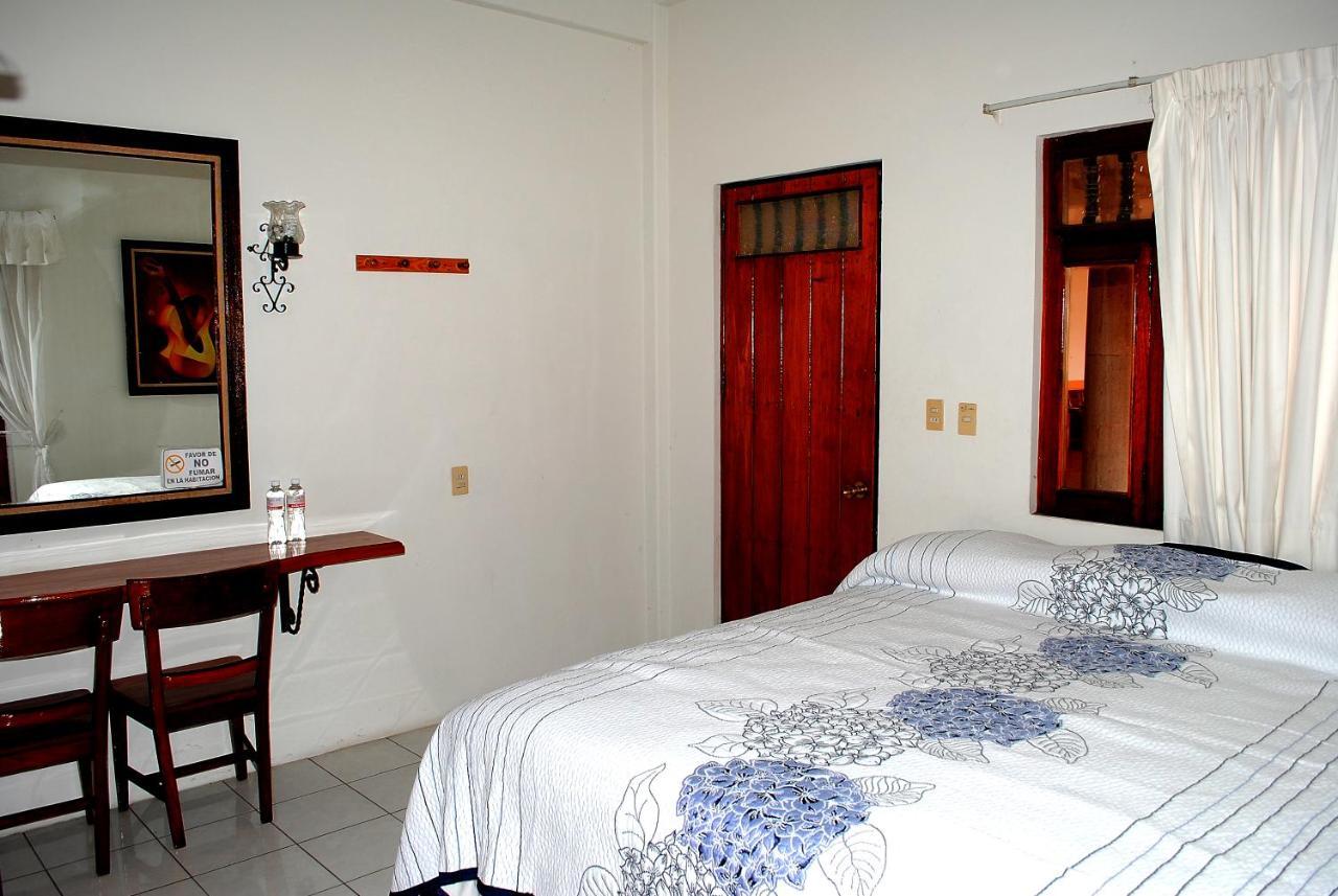 Hotel Posada Del Sol Apatzingan de la Constitucion Exterior foto